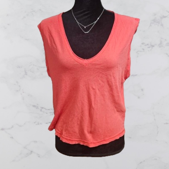 Free People/We the Free collection NWT red women's v-neck tank top - Picture 1 of 7